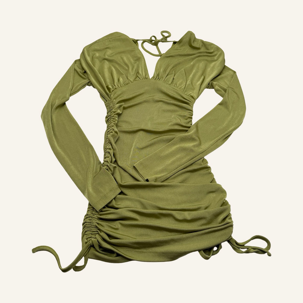 Olive Crush | NA-KD x Romee Strijd – Raffiniertes Mini Dress in Olive Green