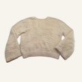Soft & Fluffy – Flauschiger Pullover in Creme mit V-Rücken