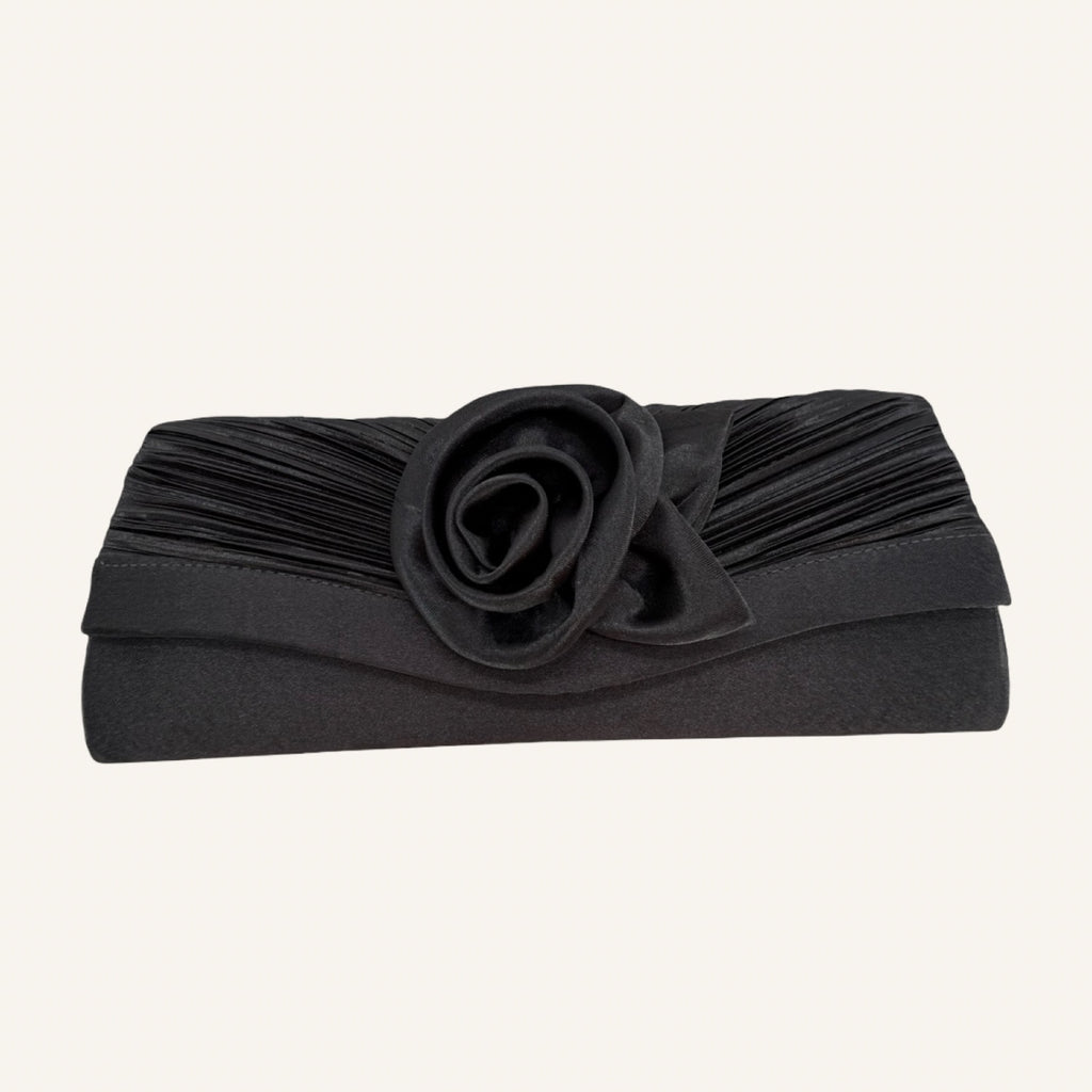 Anthracite Rose – Elegante Satin-Clutch mit 3D-Blüte