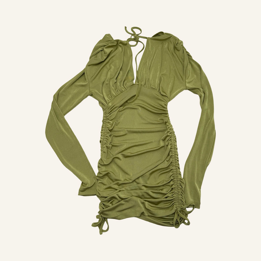 Olive Crush | NA-KD x Romee Strijd – Raffiniertes Mini Dress in Olive Green